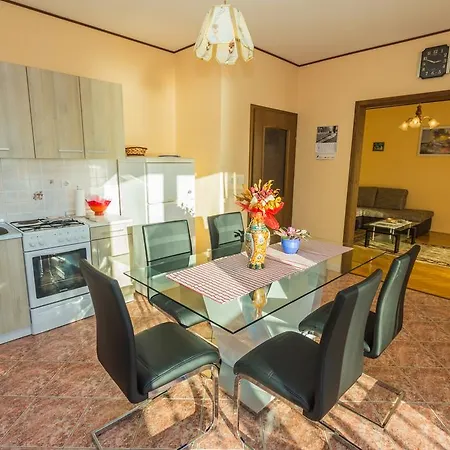Luciana Apartmán