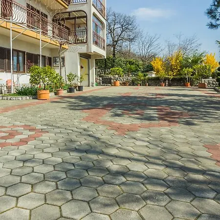 Luciana * غييكا